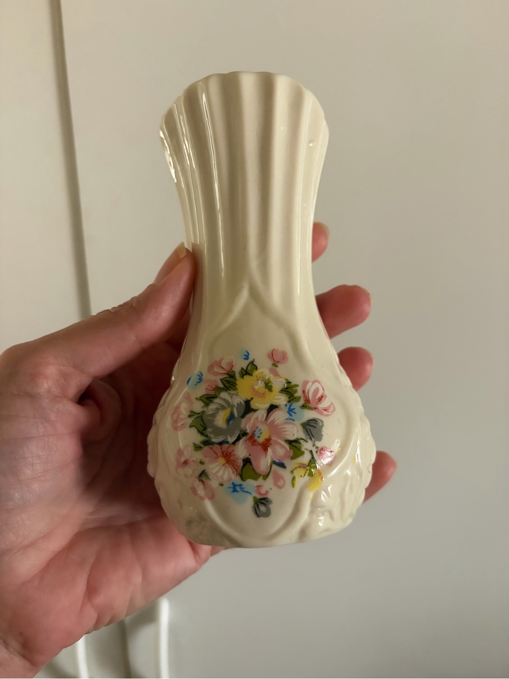 Vintage Cream Floral Ceramic Bud Vase - Elegant Home Accent